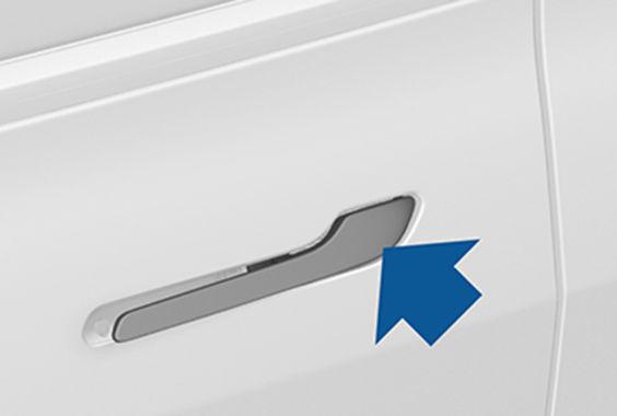 Doors Keyless Locking and Unlocking Locking and unlocking Model 3 is easy and convenient.