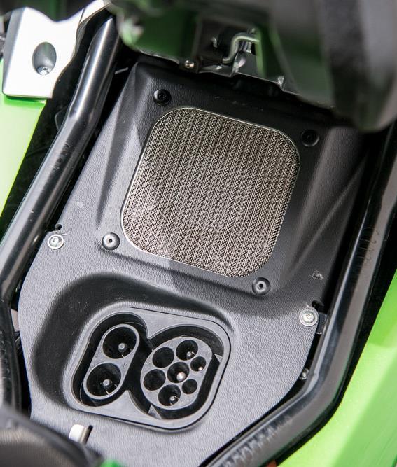 Fast Charge Energica conforms to the international standards CCS (combined charging system).