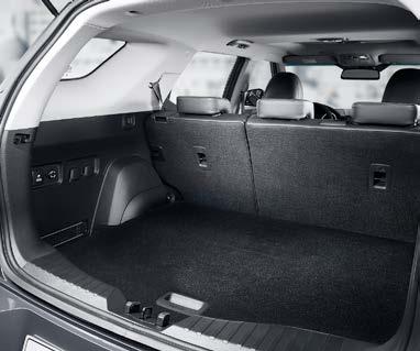 boasts a maximum 720L cargo space and the second-row seats can