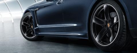 The painted exterior mirror lower trims allow you to add that something extra to your Panamera: style.