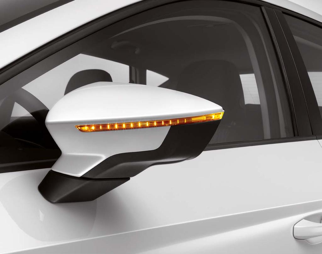 Look deep into the Leon s sculpted front and rear lights, and you ll see the future: SEAT Full LED headlights. A unique feature that brings the benefits of daylight to night time driving.