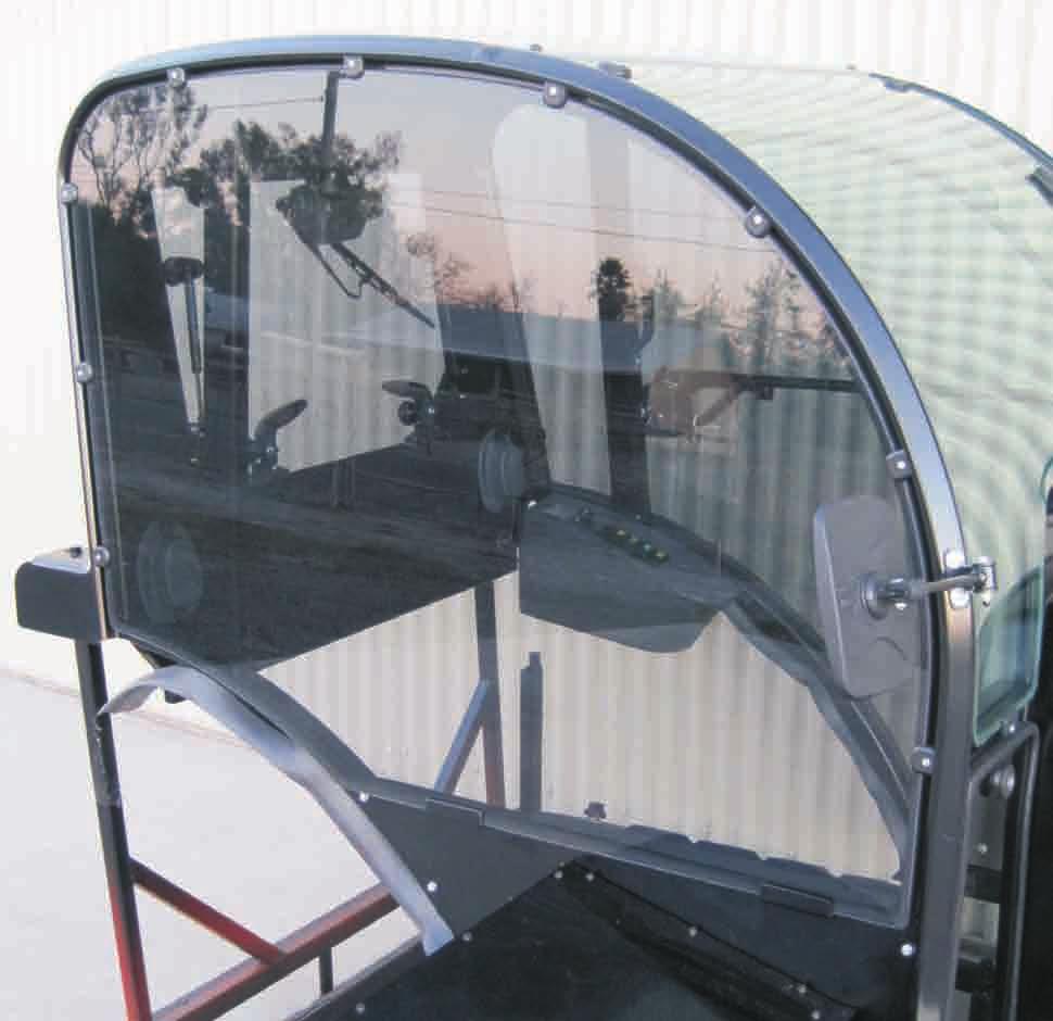 Kubota M990 Low Profile Cab RH FIXED SIDE GLASS **Note: RIGHT and LEFT are determined by the