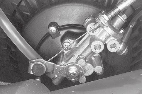 Section 0 ENGINE Subsection 07 (OIL INJECTION SYSTEM) ADJUSTMENT All Models Prior to adjusting the pump, make sure all carburetor adjustments are completed.
