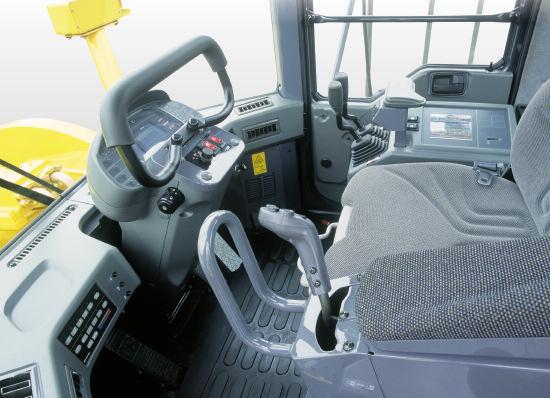 W HEEL L OADER WA700-3 Cab Comforts Value options for productivity and those little