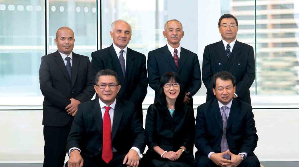 16 Malakoff Corporation Berhad Annual Report 2016 Board of Directors Seated from left to right: Dato' Wan Kamaruzaman bin Wan Ahmad Non-Independent Non-Executive Director Cindy Tan Ler Chin