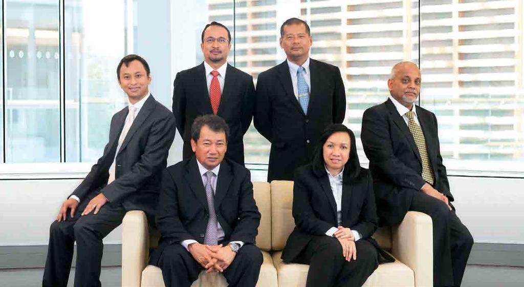30 Malakoff Corporation Berhad Annual Report 2016 Members of Management Committee Seated from left to right: Affan Mohd Nawi Senior Vice President, Group Corporate Services Division Datuk Wira Azhar
