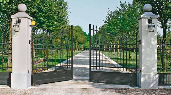 This makes it the ideal solution for fine gates and entrances, such as those fitted to architecturally attractive or historically significant buildings, or for any application where style, look or