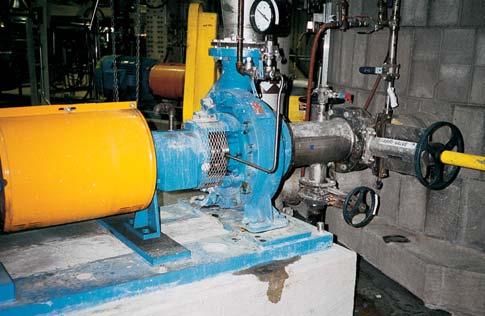 Top: A model 3180 installed in a North American recycle mill. Above: Model 3180XL on difficult high temperature service.