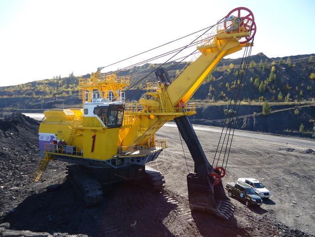 working weight of 950 tons the most powerful excavator of the