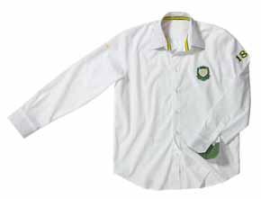 2 N 1 N 4 N 3 5 N 6 7 N 1 Men s Shirt Longsleeve shirt with embroidered John Deere detail on the breast, two coloured necktape and one yellow button.