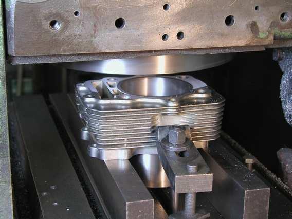stroke Big-Bore( drill out over 1 mm ) 358,29 68 V4 - cylinder ( Yamaha V-Max ) including bore, plan and honing 715,00 Planing of the seal face 10 seal face planing