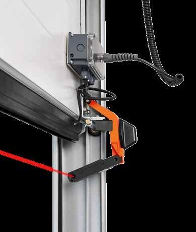 For doors with a width up to 5500 mm, the threshold rail is only 10 mm high in the middle and 5 mm high at the edges, reducing the risk of tripping considerably and making it easier to wheel things