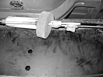 REAR INSTALLATION - 3500 MODELS NOTE: For 2014 Ram 2500 rear lift installation, refer to the instructions supplied in the 2500 rear box kit 45.