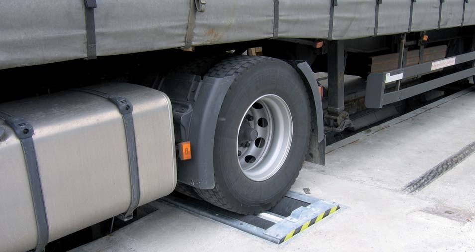22 Service Training Truck Brake Test Basic Operation and Service Target group: Introduction into the subject of roller brake testers and test lanes, fundamentals about safety at work tests,