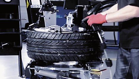 the bead as much as possible Slowly complete the mounting procedure so that bead and rim are protected Place the tyre on the rim,