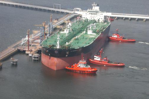 Oil recovery vessels An oil disaster serious harm to the Baltic Sea The effectiveness of oil-recovery vessels depends on weather conditions, the thickness and quality of the oil in the water and the