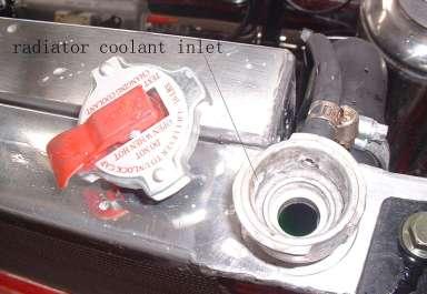 The coolant should always be topped up, since the coolant can evaporate. Figure 15 Figure 16 Put the vehicle on level ground. 1. Turn the coolant cap counterclockwise and open the cap (see Fig.