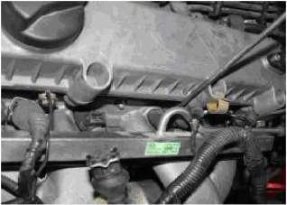 II. MAINTENANCE 2.1 Replace intake manifold, delivery pipe and oil injector 2.1.1 Needed tools and auxiliary materials Ratchet wheel, ratchet rod, 10# sleeve and crosshead screwdriver 2.1.2 Process of removal 1 Put the ignition key at the OFF position.