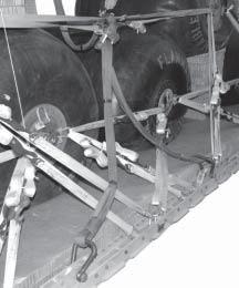 5 5 Secure the middle suspension sling and 5 /-inch -point link on the right and left sides