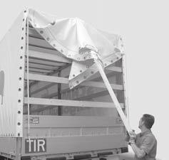 Conventional tarpaulin (S.PR) Throwing tarpaulin over the top Throw tarpaulin over the top with a suitable object, such as a rigging board.