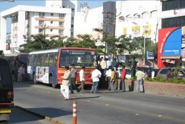 Overcrowded buses Hadapsar