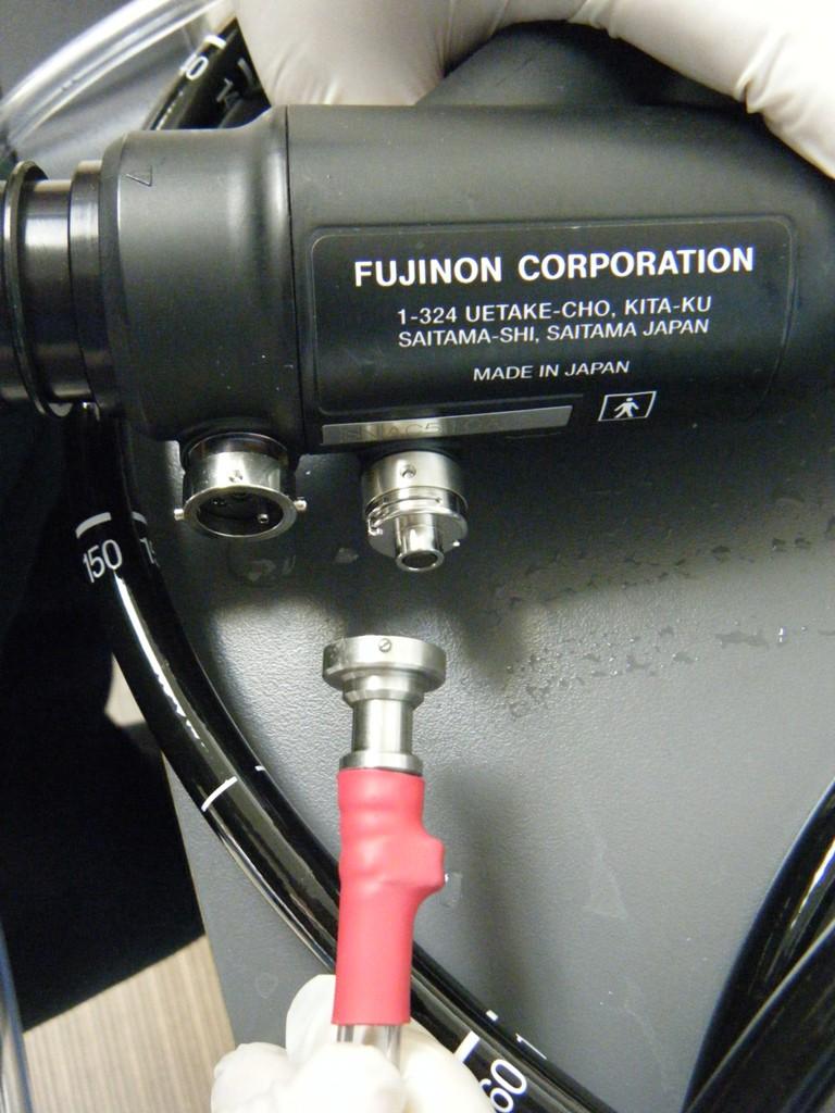 Attach the air hose connector to the air pump unit. 4. 3.