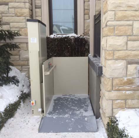 Optional side exit at upper level Upper level gate with optional glass inserts Elevex with