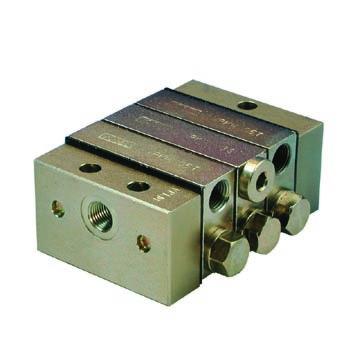 Pump: KFG1-5W1-M 2 kg reservoir, level switch, 24 V, delivery 0,8 6 cm 3 /min depending on pump element.