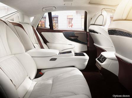 Four-zone Climate Concierage with climate-comfort front and outboard rear seats and infrared sensors, Power side-window sunshades, 7" touchscreen rear-center armrest controller, and Rear-seat knee