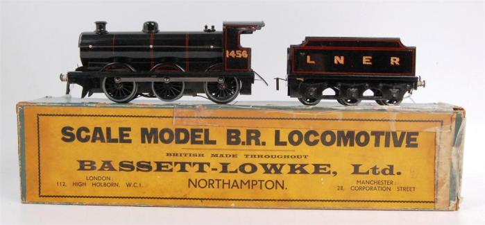 German banana van, narrow gauge (G), and a Bing buffer stop (F) 25-35 462 12 Hornby M3 wagons, GW, SR & 2 LMS, together with 2 M1 similar, LNE & LMS (F/G) 8 other wagons, 4 open, rotary tipper, low,