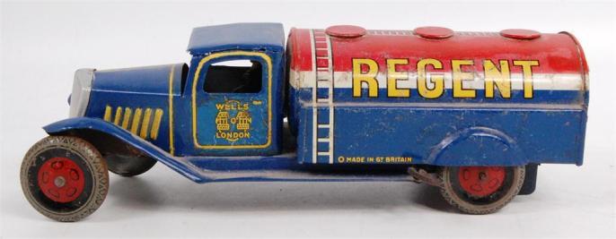 3115 Mettoy, played with trucks to include; 2 GPO telephone vans, Walters PALM toffee tin (poor roof), and petrol tanker ESSO, all inertia (friction) drive (F+) 60-70 3116 Well-so-London, part
