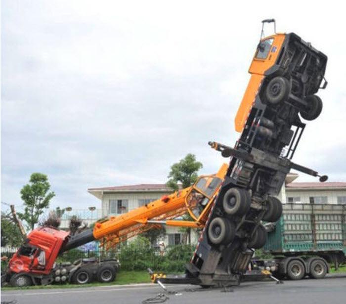 Job Management Crane safety Crane accidents occur all too frequently in construction work, particularly when lifting