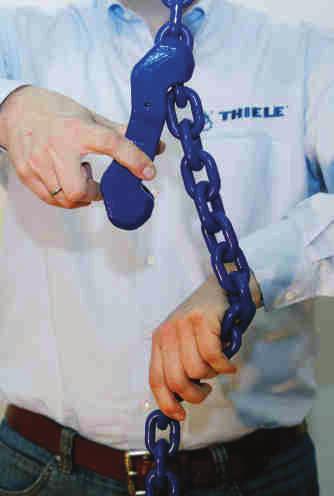 Other manipulations that achieve the safe positioning of the chain in the two pockets of the shortening claw are possible as well. 1.