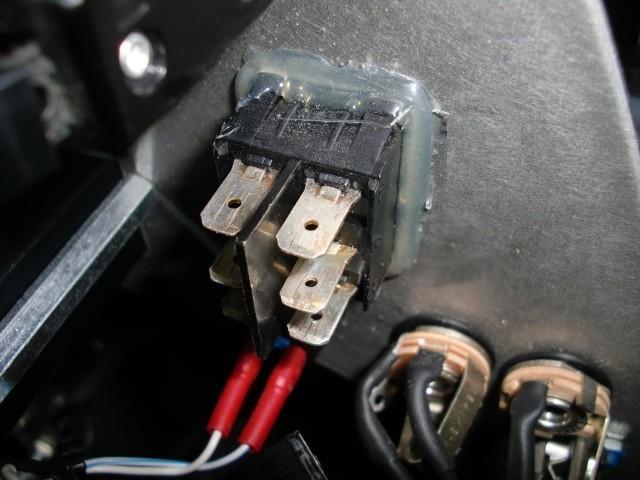 Aircraft Maintenance Manual AutoGyro Step 1: - Remove all connectors from rocker switch - Remove resistor