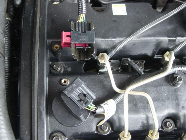 5) Disconnect the IMV(Inlet Metering Valve) connector from the high pressure