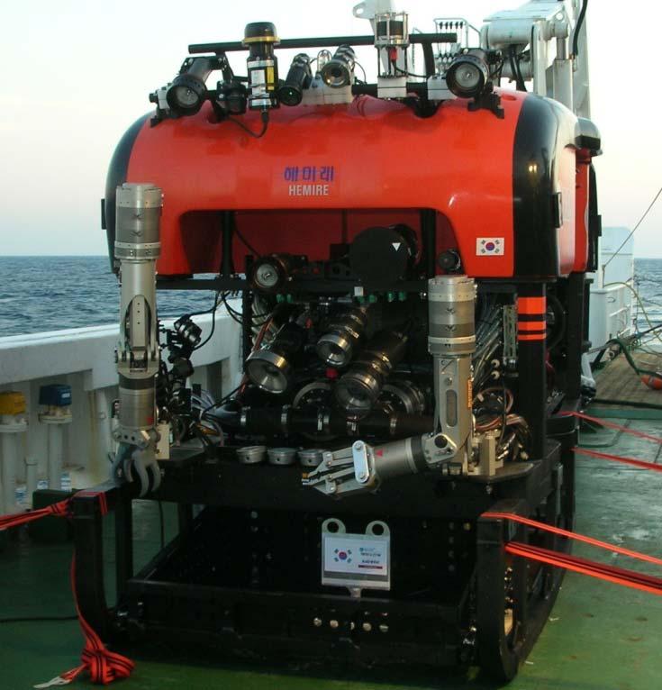 /1.5 knots 6 ea 5HP, BLDC motor driven Tether length 35 m (5m, 75m) Equipments (ROV) Equipments (Depressor) 3 CCD, SIT, Color & B/W Cam, HMI, lamps, CTD,