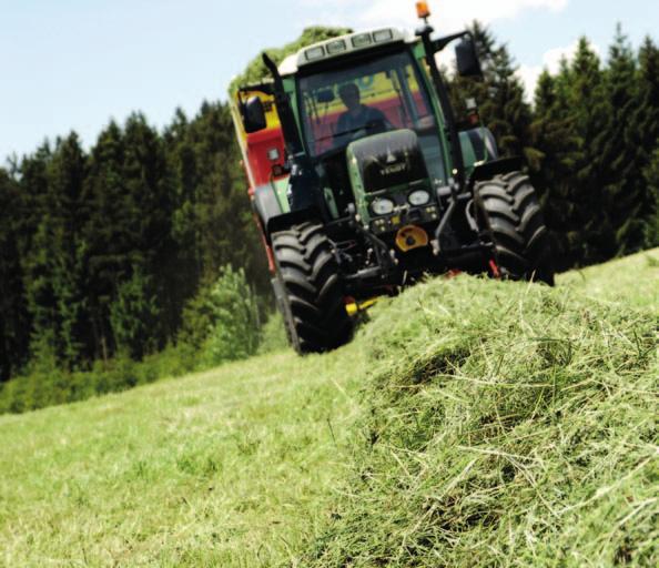 The partner for all operations The clever vehicle design concept Work with ease Compact and manoeuvrable Flexible tyre options Fendt 313 Competitor 1 Competitor 2 The 300 Vario combines a low vehicle