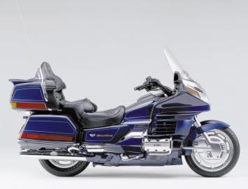 Introduction Honda s proud touring flagship, the venerable Gold Wing passes its 25-year milestone this year with colours flying.