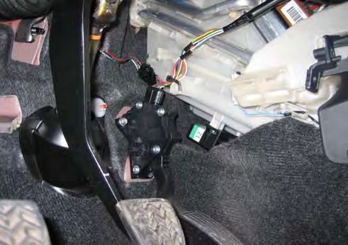TOYOTA YARIS ELECTRONIC CRUISE KIT Section II Installation Procedure 7. Locate the 6 pin plug and mate connectors on the Pedal Interface Harness.