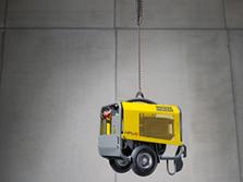 Easy loading: a sturdy lifting point for crane loading is attached on the connection lance.