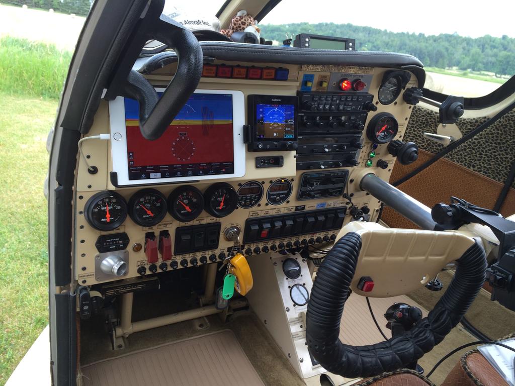 Landing gear advisory system with warning lights & audio, changing gear position for water or land. Standard gear warning lights for tail and main wheels. Standard engine monitor gauges.