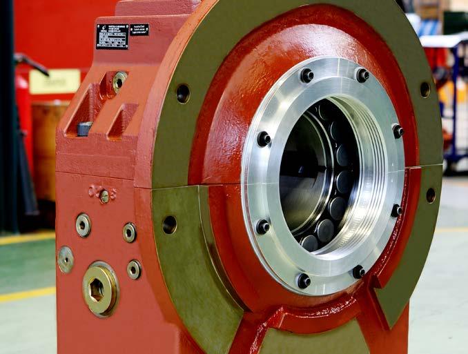 Wärtsilä G-bearings work either fully hydrodynamic or combined hydrodynamic / hydrostatically, creating a separating film of lubricant between the shaft and bearing shell.