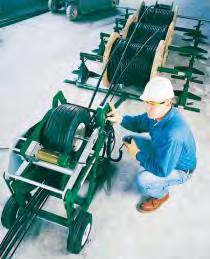 GREENLEE ULTRA CABLE FEEDER (#6810) WIRE FEEDERS Maximum tractive force = 800 lbs Cable capacity: Six 500 MCM Five 750 MCM Weight: 285 lbs ADVANTAGES / BENEFITS Reduce strains from manually pulling