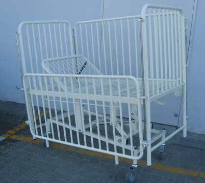 W: 915mm x H: 685mm A1-007A-002 Mobile 2 Section Children s cot Tubular steel frame epoxy Cot side in drop-down style Wind up backrest Wire