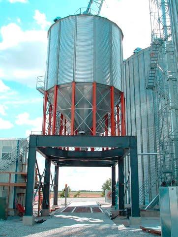 The scale is above ground and features steel grating the entire width of the scale through which grain can be dumped to the hopper below.