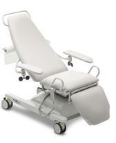 When adjusting into lying position, leg section lengthens and offers patient maximum comfort during therapy In order to meet your needs, Therapy chair N is available in two varieties differing in