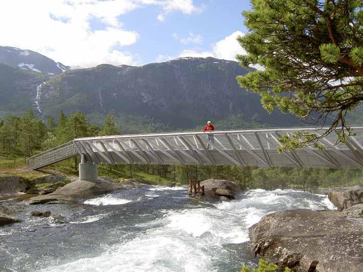 Circular hollow sections WELDED TUBES AND PIPES First walkwaybridge in LDX 2101 crossing Likholefossen at Gaularfjell in Norway.