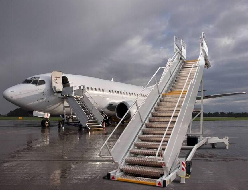ADJUSTABLE PASSENGER STAIRS CDS 3458 Stairs are suitable for servicing all aircrafts with door sill heights from 2,4 up to 5,8 m. - Welded construction composed of heavy duty metal parts.