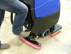 2 3 Use the foot pedal to lower the scrub deck down onto the pad ensuring alignment from front-to-back and side-to-side. When the head is properly set onto the pad, you are ready for cleaning.