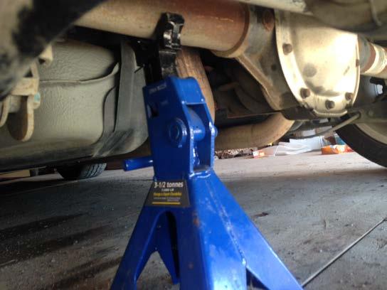 Break lug nuts loose before lifting. Figure 3: Driver Side Rear Lift Point 3.